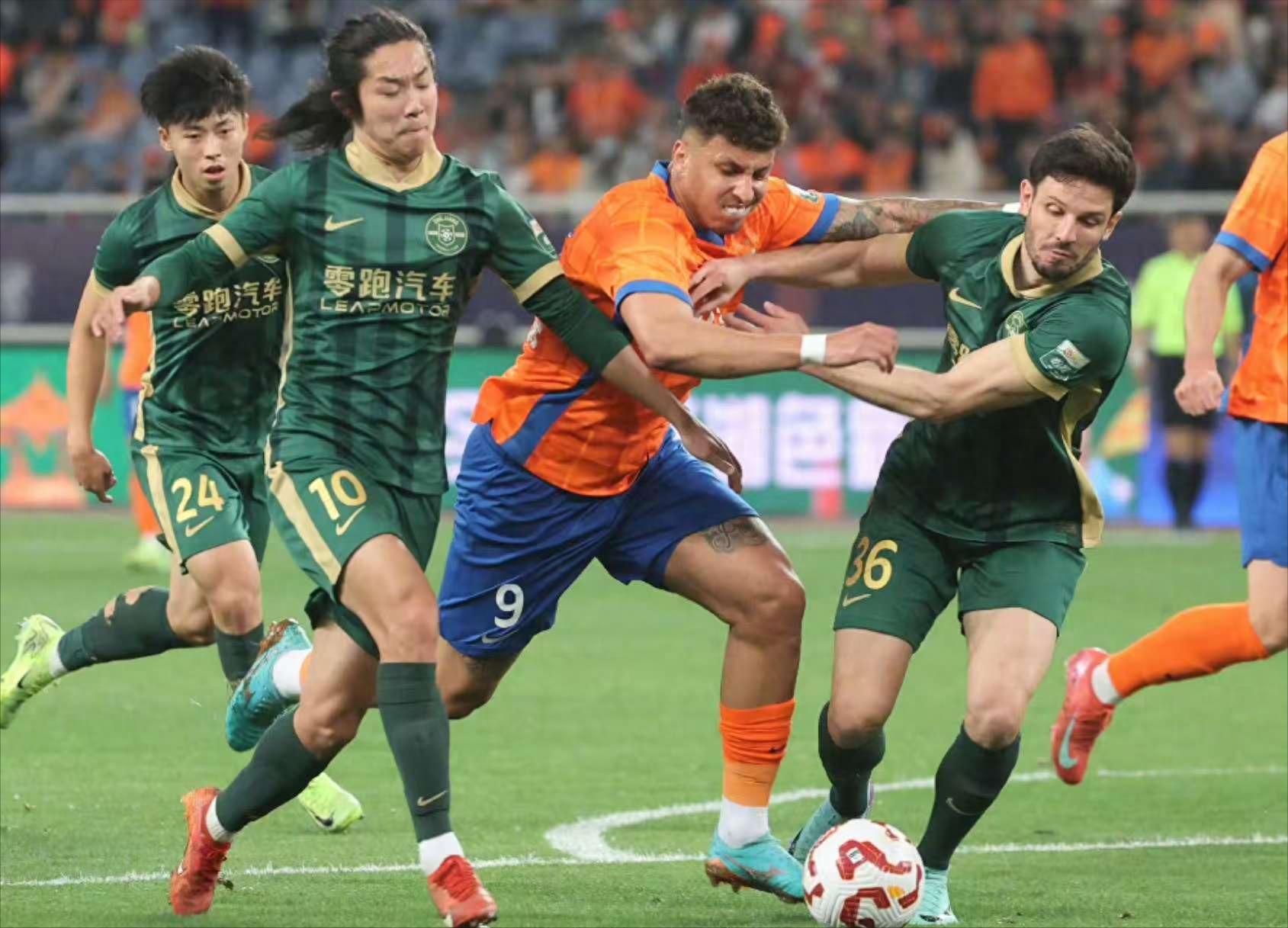 开云APP-网球联赛焦点战：渝州迅豹队逆转粤西巨龙队，客场强势带走胜利。赛后更衣室沸腾的简单介绍