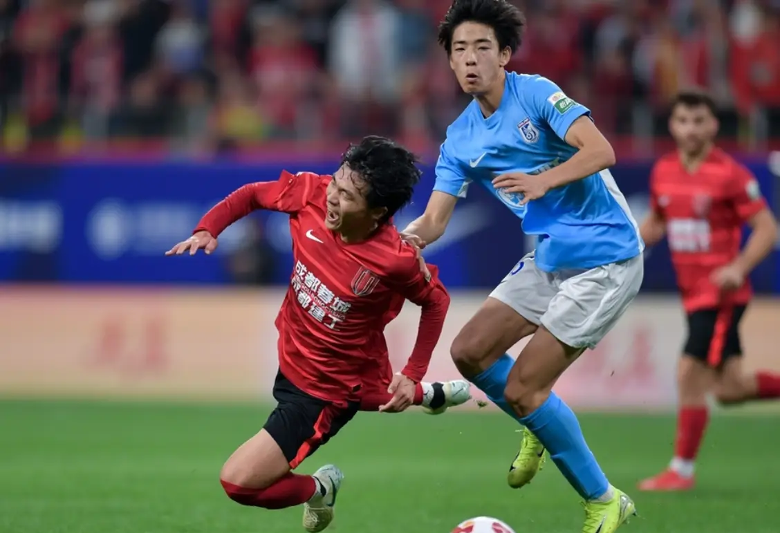 开云体育-法甲赛程吃紧；成都蓉城关键时刻刷新队史纪录；态度坚定；轮换策略成焦点(2024中超成都蓉城最新消息今天)